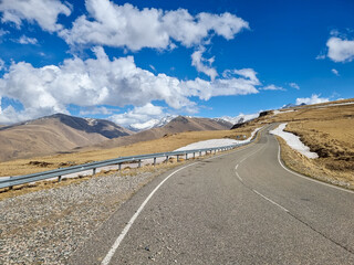 The road to Elbrus, passing through the valley of Jila-Su