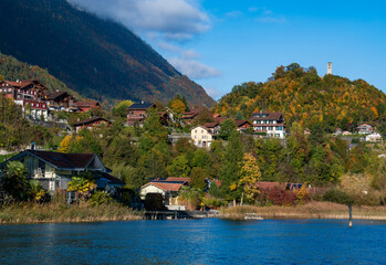 Fototapeta premium Autumn lake scenery in Interlaken, Switzerland