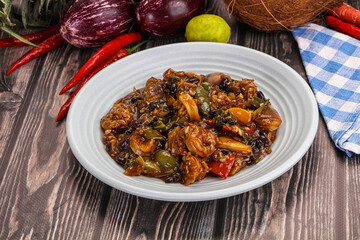 Squid with vegetables in oyser sauce