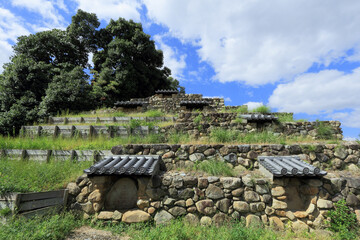 奈良市にある土製の塔「頭塔」