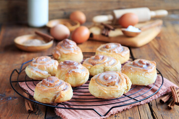 selbstgebackene Zimtschnecken