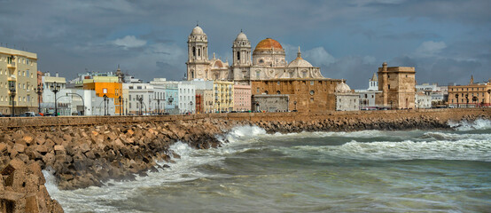 Obraz premium Cadiz, Spain. Ancient historic city on the Atlantic Ocean. Santa Cruz Cathedral. Travel and tourism in beautiful cities of Spain