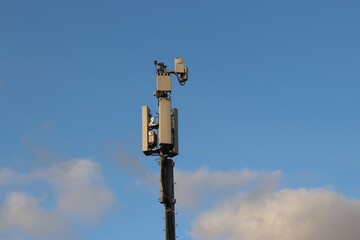 携帯電話の基地局（5G Sub6・ミリ波あり）（中央）