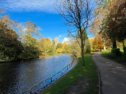 Experiencing the Peaceful Autumn Landscape of Cannon Hill Park in Birmingham