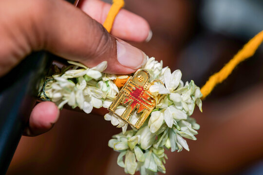 Mangalyam Thaali with Turmeric Coconut and Floral Decor &ndash; 21-11-2025, Mayiladuthurai