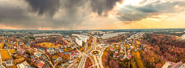Miasto Jastrzębie-Zdrój na Śląsku w Polsce. Panorama z lotu ptaka jesienią.