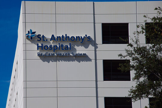 St. Anthony&rsquo;s Hospital Exterior Signage for Visitors. Editorial Use Only Nov 11, 2025 St. Petersburg, FL USA.Guiding visitors to the hospital and related facilities building provide a clinical, instit