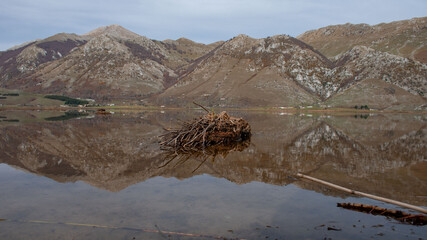 mountains reflection in the lake