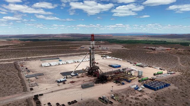 Vaca Muerta, Argentina, October 27, 2025: Aerial view of a drilling rig for unconventional oil and gas extraction (shale oil) in A&ntilde;elo, Neuqu&eacute;n. Drilling equipment in the shale capital.