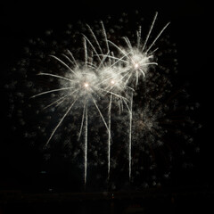 Feu d'artifice dans le port Hercule en Principaut&eacute; de Monaco &agrave; l'occasion de la f&ecirc;te nationale