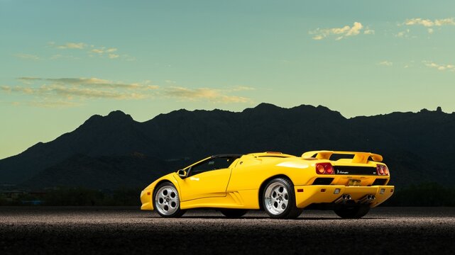 Scottsdale, AZ, USA
November 20, 2025
1999 Lamborghini Diablo VT Roadster 