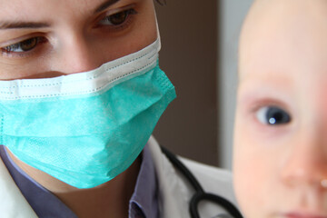Doctor and Infant Interaction During Child Health Evaluation