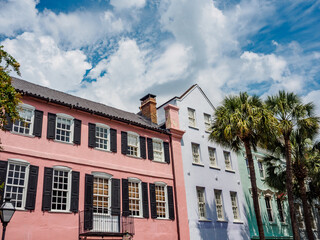 Naklejka premium Colorful southern style homes in Rainbow Row, the historic district of Charleston.