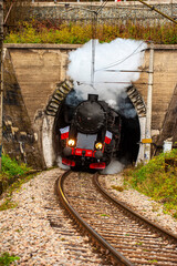 Parow&oacute;z, pociąg retro, Dolina Popradu, jesień.