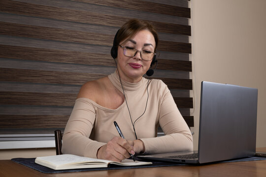 The reporter is gathering information for an article - Powered by Adobe