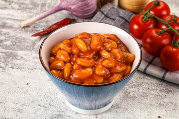 Baked kidney with tomato sauce