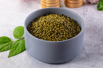 Raw dry green mash bean