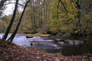 La rivi&egrave;re du L&eacute;guer en Bretagne