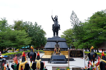statue of king thailand