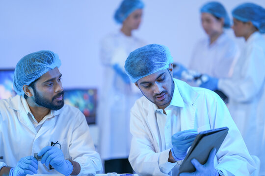 Collaborative innovation in global healthcare driving sustainable medical breakthroughs and digital future through diverse teamwork.