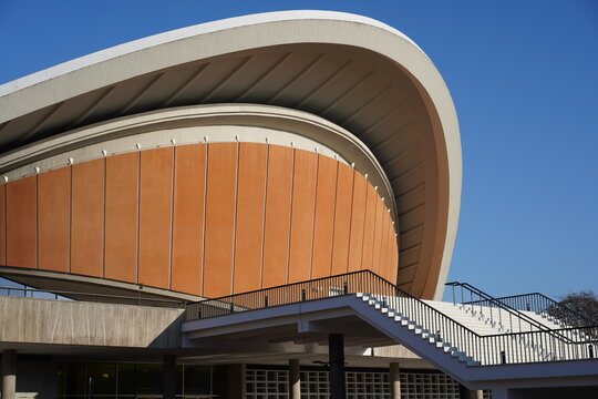Das Haus der Kulturen der Welt (HKW), Forum und Ausstellungsort f&uuml;r zeitgen&ouml;ssische K&uuml;nste in Berlin am 22.11.205