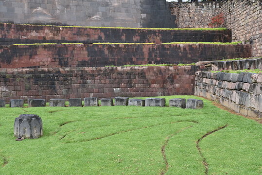 Murs incas &agrave; Cusco. P&eacute;rou	