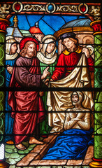 Obraz premium Stained glass (19th century) of Jesus Miracle: the Resurrection of Lazarus.