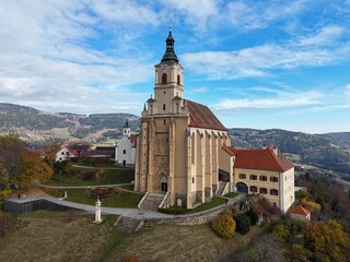 Fototapeta premium Wallfahrtskirche Mariä Geburt in Pöllauberg, Steiermark