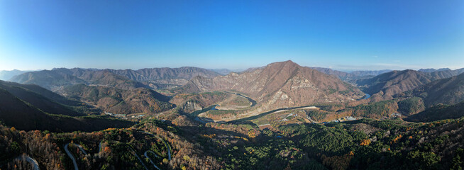 하늘에서 본 아름다운 가을 산