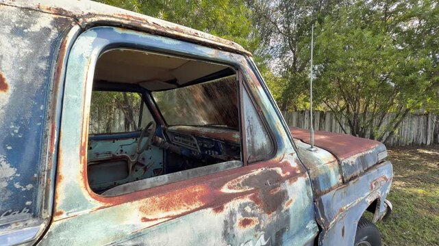 old rusty car