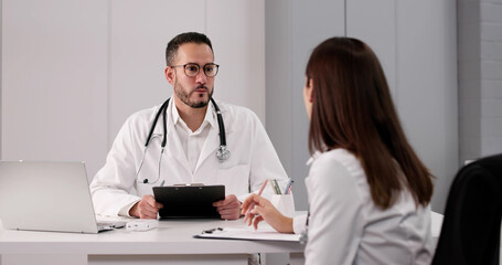 Obraz premium Medical Staffing: Recruiting Young Female Doctor