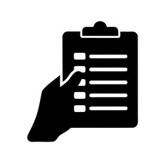 Obraz premium Hand holding clipboard checklist symbol for task management app