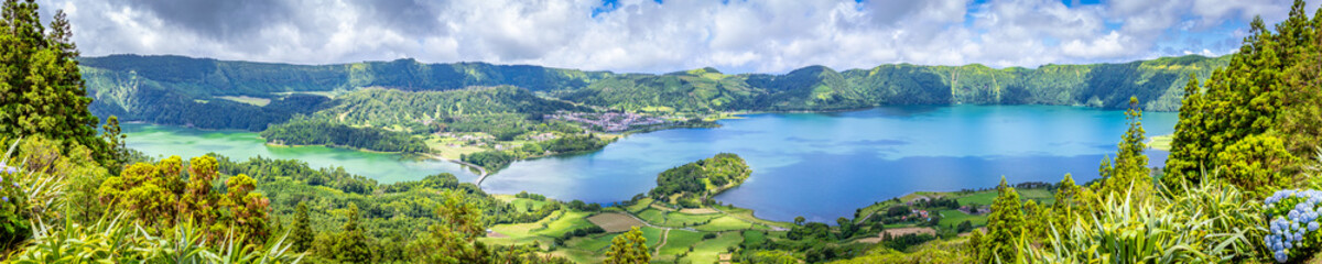View of the "Green and blue lake" - Lago Verde and Lago Azul from viewpoint "Cerrado des Freiras", Azores