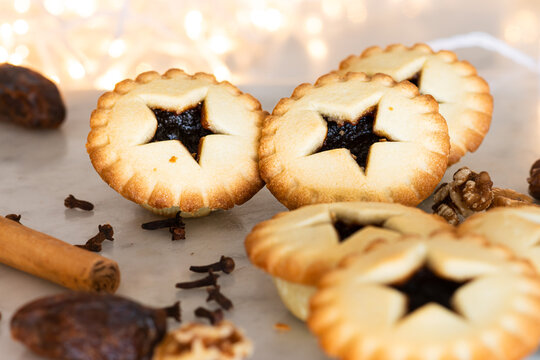 christmas traditional treat, fruit mince pies