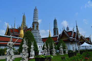 Naklejka premium タイバンコクのワット・プラケオ（エメラルド寺院）