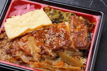 鶏の照焼き弁当