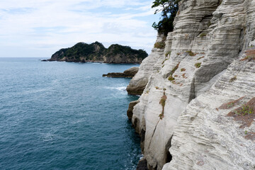 特徴的な風景が見られる堂ヶ島の海岸