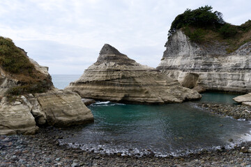 西伊豆町枯野公園にあるピラミッド状の兜岩