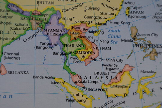 Detailed political map closeup centered on the South China Sea, the Philippines, and the Indochina Peninsula (Vietnam, Thailand, Cambodia). A key geopolitical area for maritime disputes, trade