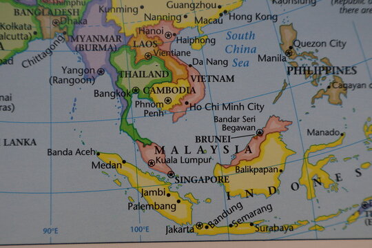 Detailed political map closeup of the Malay Archipelago, highlighting Malaysia, Singapore, and Western Indonesia. This is the global crossroads for trade and shipping, including the vital Strait