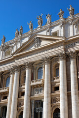 St. Peter&rsquo;s Basilica.St. Peter&rsquo;s Basilica fa&ccedil;ade with colossal Corinthian columns, central portal, papal loggia.