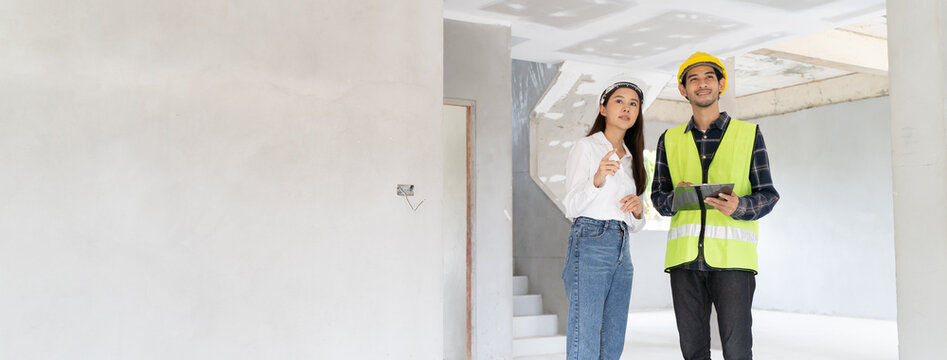 Client and Contractor discussing plan to renovation house