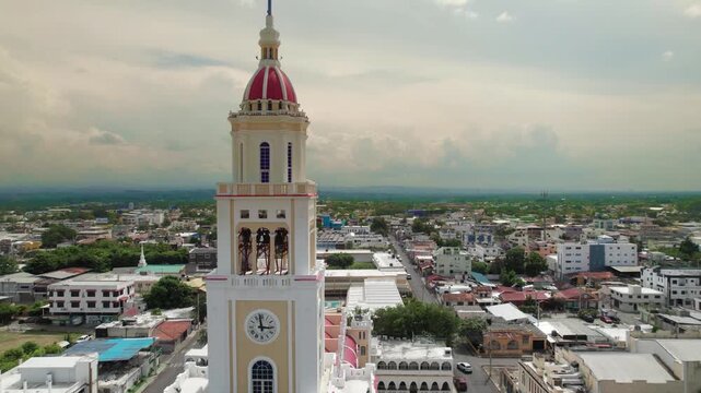 La Catedral del Sagrado Coraz&oacute;n de Jes&uacute;s en Moca, provincia Espaillat, Rep&uacute;blica Dominicana