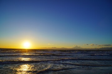 富士山と海に夕日夕日