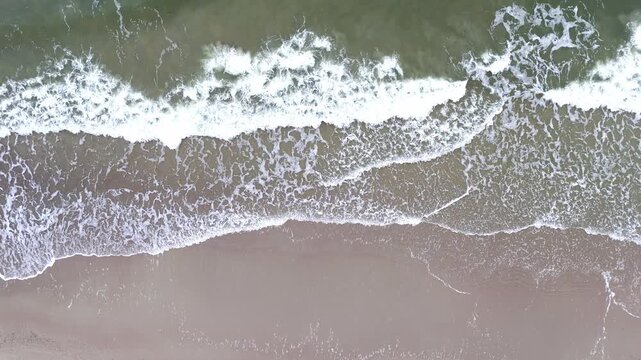 Plaża, nadmorski krajobraz widziany z drona. Polska.

