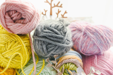 優しい色の毛糸玉