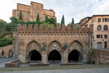 Obraz premium Fontebranda Fountain - Siena, Italy