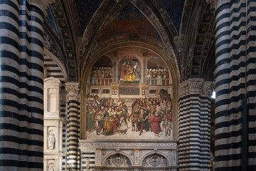 Interior of Siena Cathedral - Siena, Italy © demerzel21