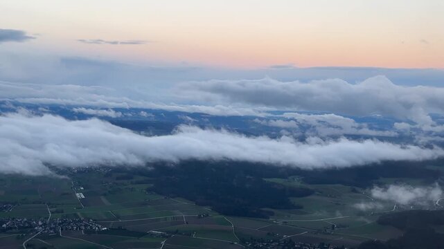Blick aus Flugzeugfenster