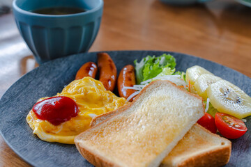 Western breakfast plate